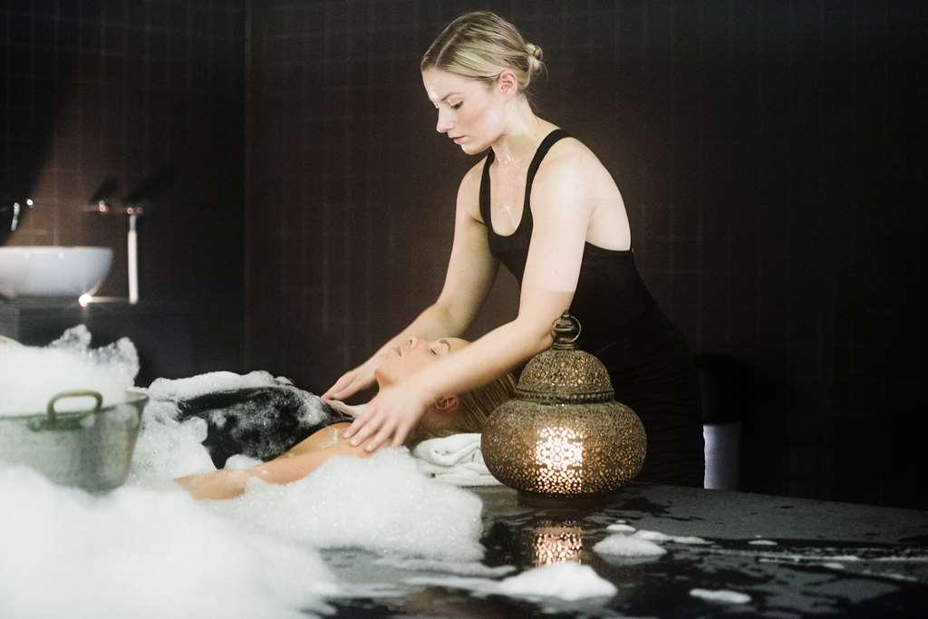 Upper House Hotel Gothenburg Facilities photo A woman in a spa