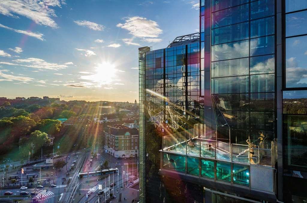 Upper House Hotel Gothenburg Exterior photo The Sky Pool at One Blackfriars