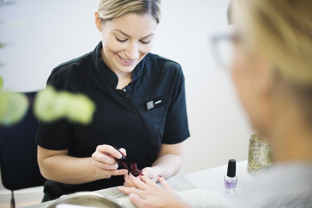 Upper House Hotel Gothenburg Exterior photo A manicure in progress