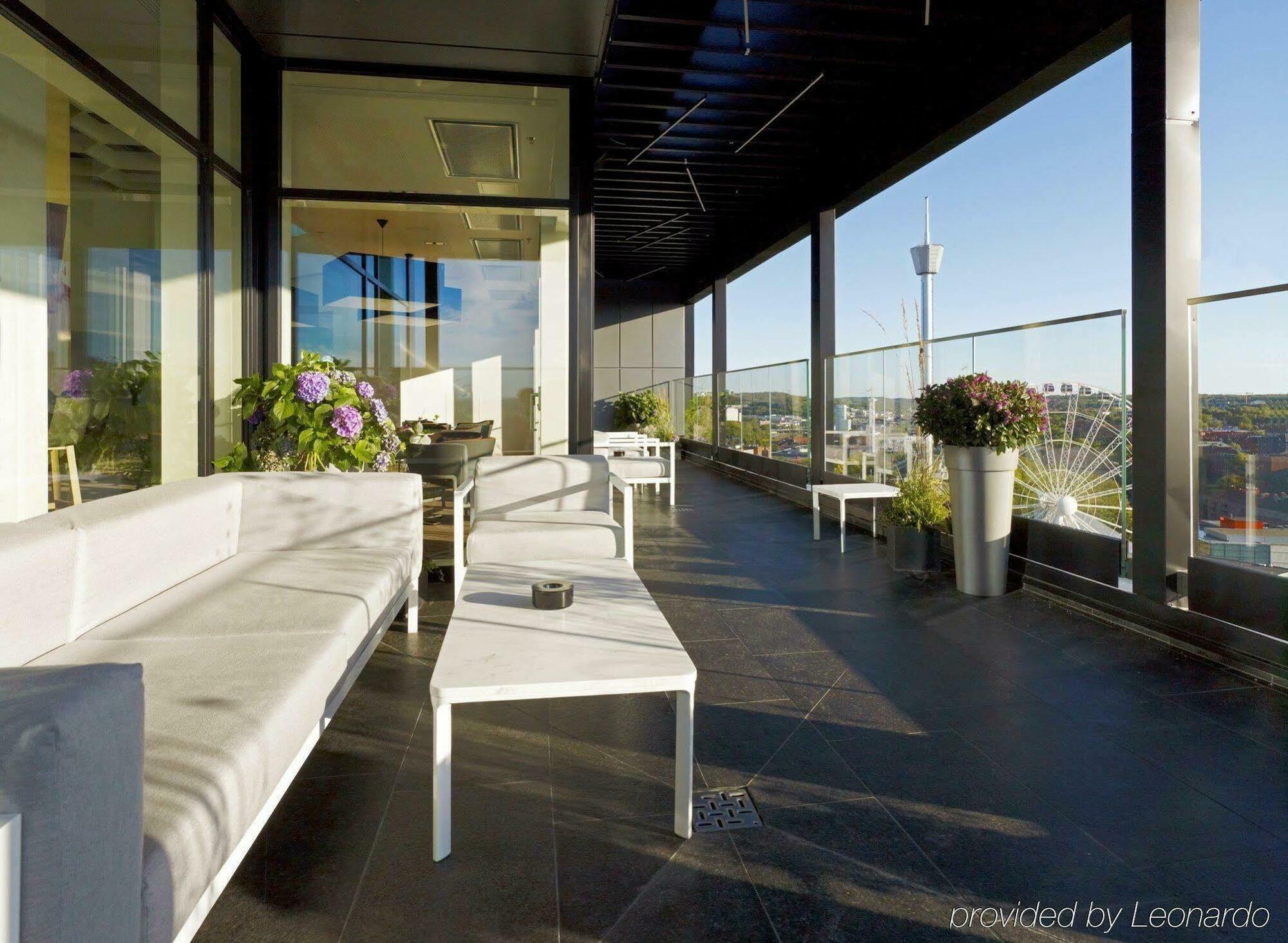 Upper House Hotel Gothenburg Exterior photo The Sky Bar