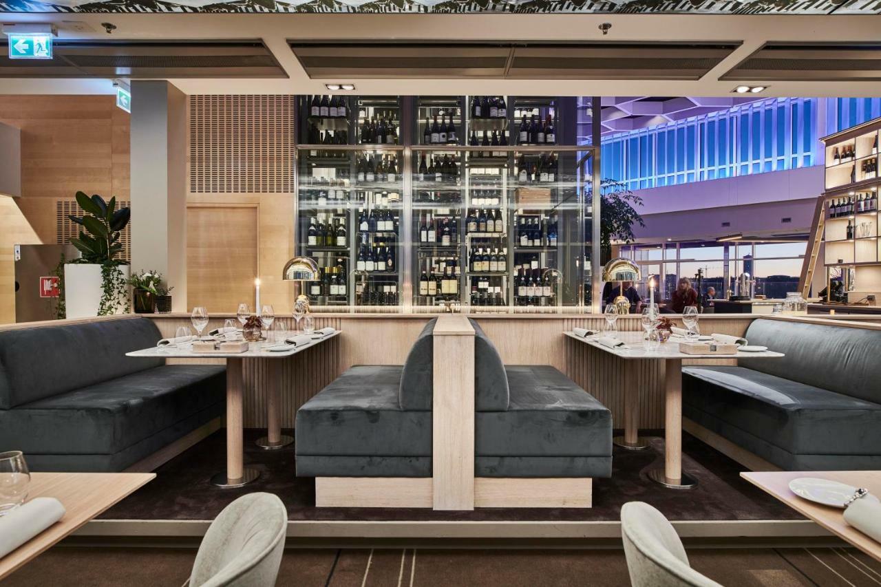 Upper House Hotel Gothenburg Exterior photo Restaurant interior